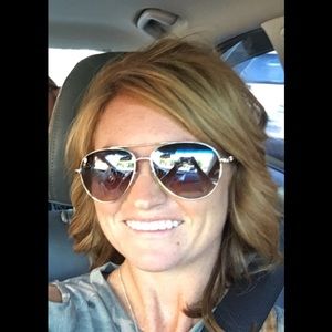 Meet your Posher, Kelli